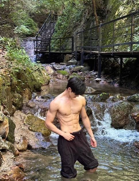 Nam Thần 2